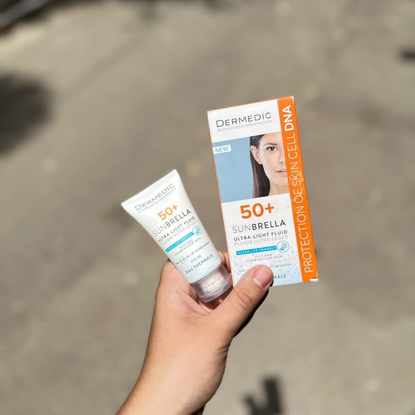 ضد آفتاب فلوییدی درمدیک SPF50 | مناسب پوست چرب و مختلط | 40ml